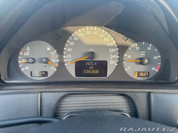 Mercedes-Benz Ostatní modely 3,2   w210 E320 2001