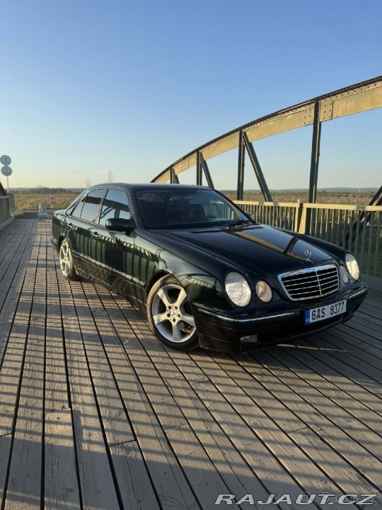 Mercedes-Benz Ostatní modely 3,2   w210 E320 2001