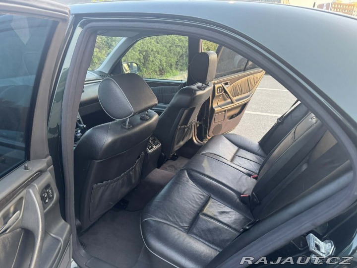 Mercedes-Benz Ostatní modely 3,2   w210 E320 2001