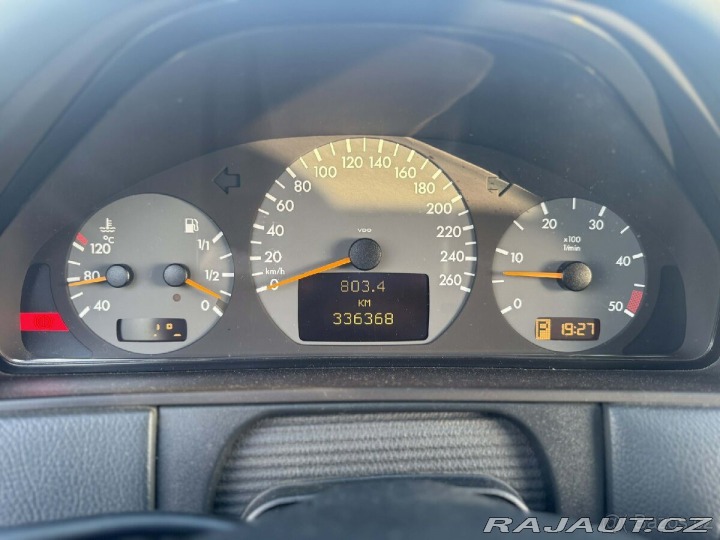 Mercedes-Benz Ostatní modely 3,2   w210 E320 2001