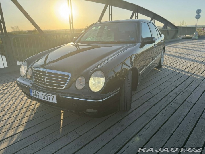 Mercedes-Benz Ostatní modely 3,2   w210 E320 2001