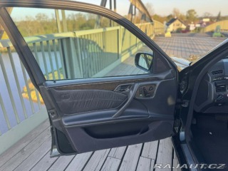 Mercedes-Benz Ostatní modely 3,2   w210 E320 2001