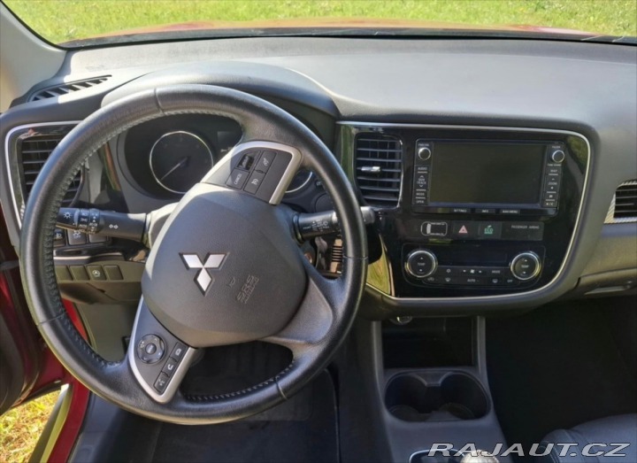 Mitsubishi Outlander 2,2   nízká spotřeba, 4x4 2015