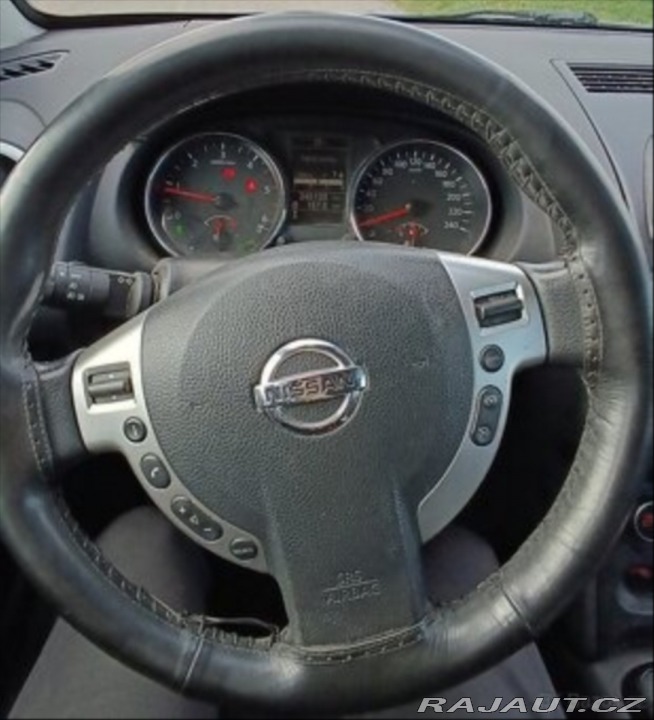 Nissan Qashqai 1,6   dci 96 kW PANORAMA 2013
