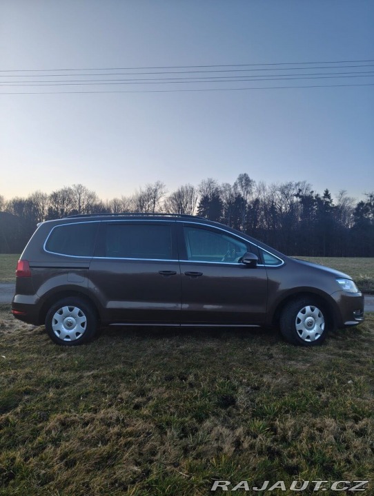 Volkswagen Sharan 2,0   tdi 2012