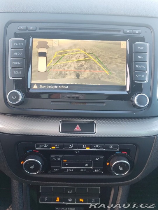 Volkswagen Sharan 2,0   tdi 2012