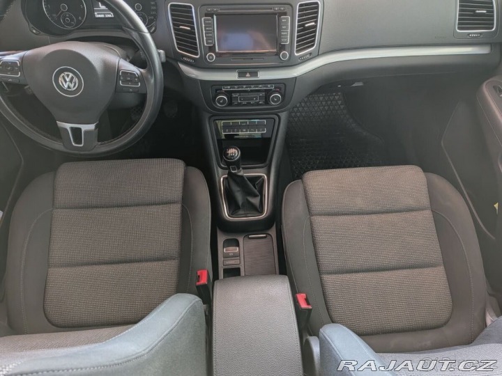Volkswagen Sharan 2,0   tdi 2012