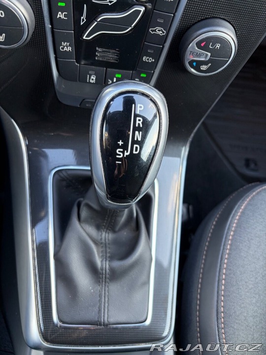 Volvo V40 2,0   D3 110kW AT Nez. To 2016