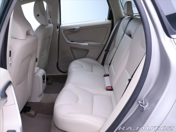 Volvo XC60 2,0 D3 100kW Summum Serv. 2014