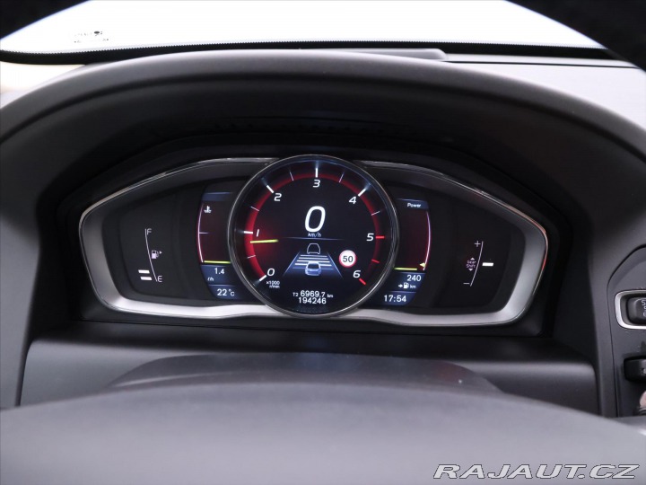 Volvo XC60 2,0 D3 100kW Summum Serv. 2014