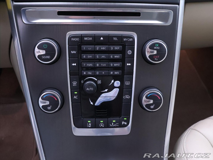 Volvo XC60 2,0 D3 100kW Summum Serv. 2014