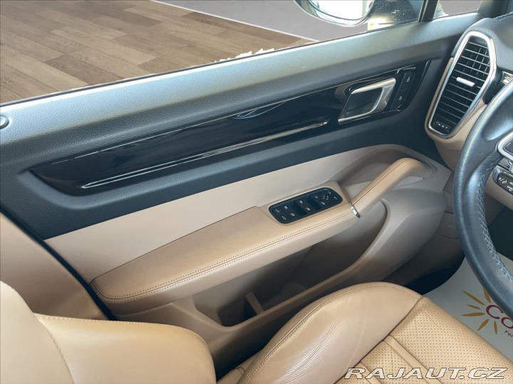 Porsche Cayenne 3,0 V6 Sport Chrono*Panor 2021