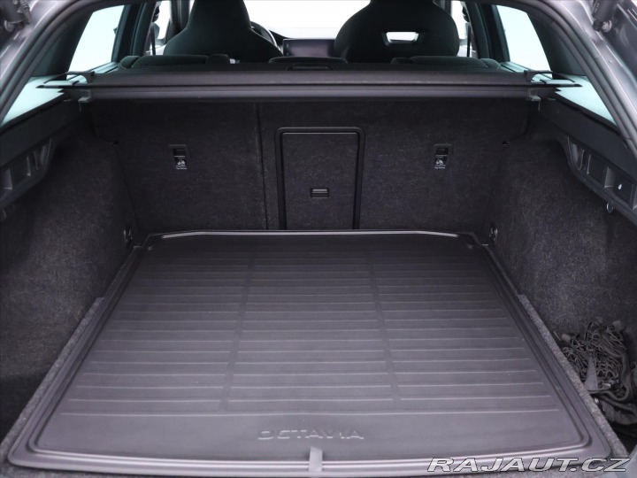 Škoda Octavia 2,0 TDI DSG Sportline DPH 2023