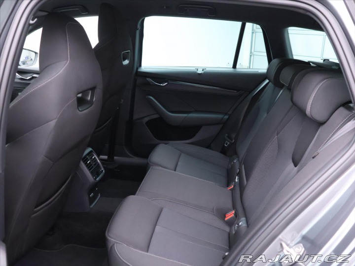 Škoda Octavia 2,0 TDI DSG Sportline DPH 2023