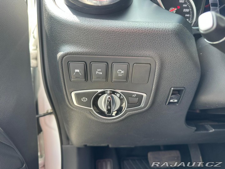 Mercedes-Benz X X, 220D, 120KW 1800