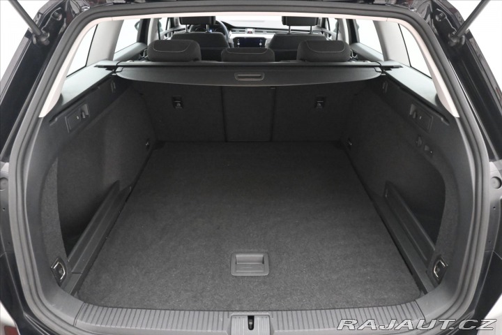 Volkswagen Passat 2,0 TDI 110 kW DSG Busine 2024