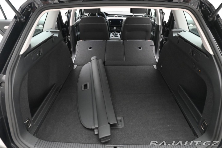 Volkswagen Passat 2,0 TDI 110 kW DSG Busine 2024