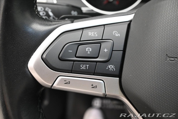 Volkswagen Passat 2,0 TDI 110 kW DSG Busine 2024