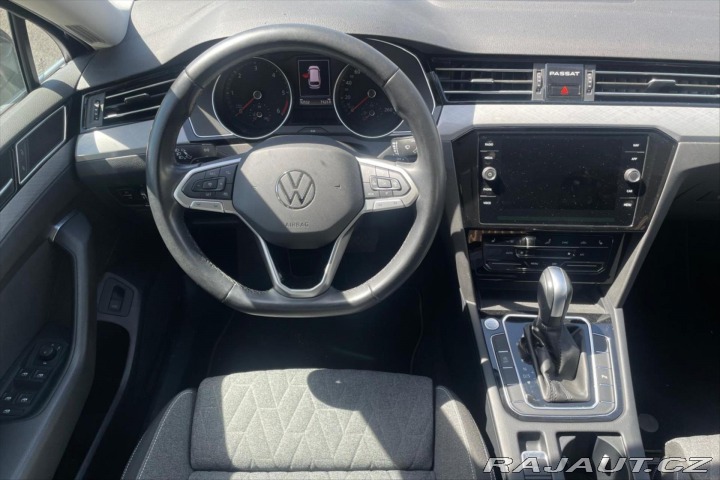 Volkswagen Passat 2,0 TDI 110 kW DSG Busine 2024