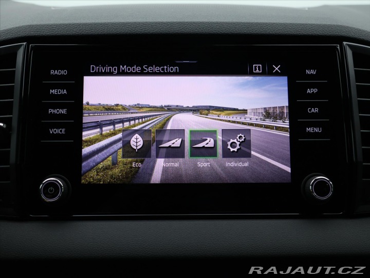 Škoda Karoq 1,5 TSi Sportline DSG 1ma 2025