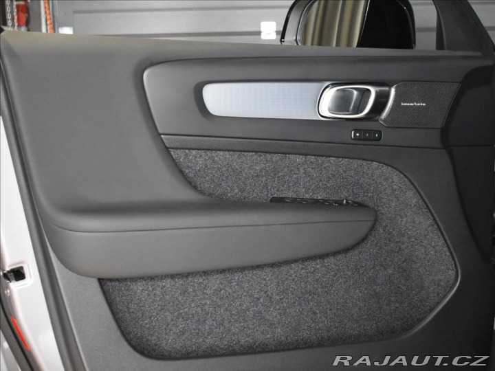 Volvo XC40 2,0 B4  Ultra 2026