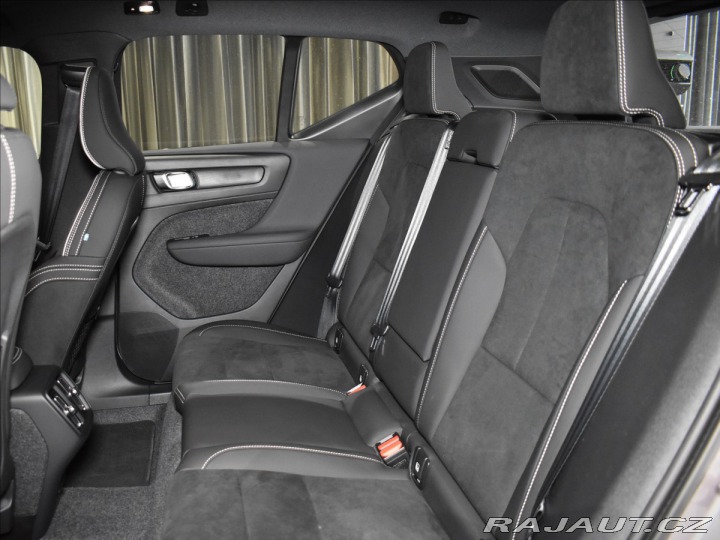 Volvo XC40 2,0 B4  Ultra 2026