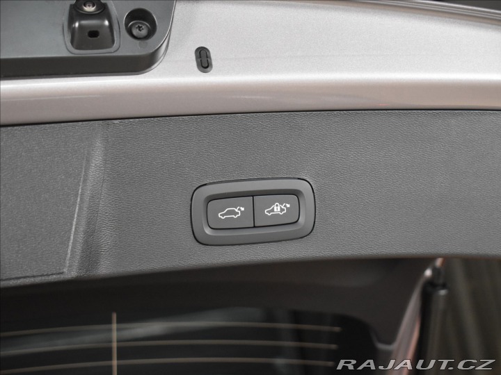 Volvo XC40 2,0 B4  Ultra 2026