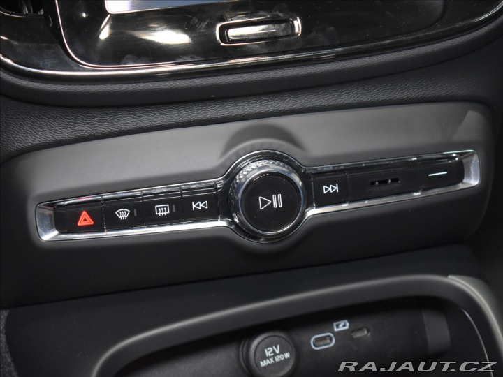 Volvo XC40 2,0 B4  Ultra 2026