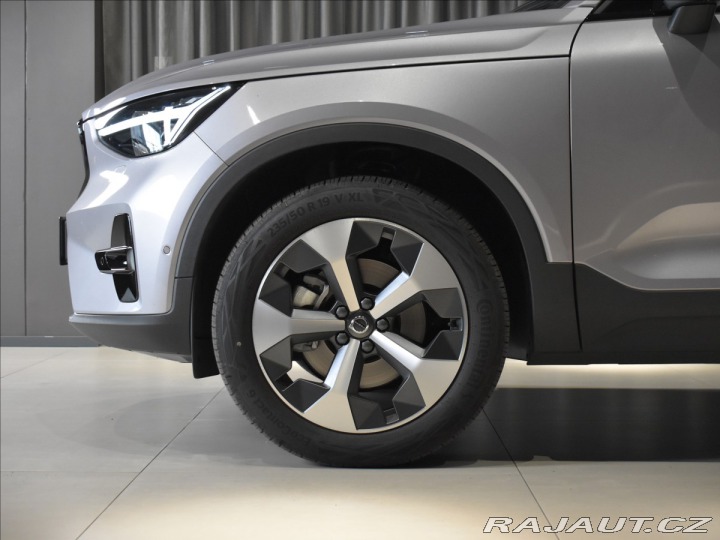 Volvo XC40 2,0 B4  Ultra 2026
