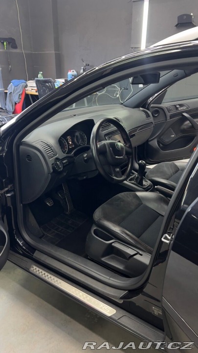 Škoda Octavia 2,0   2 RS TDI 125 KW 2011