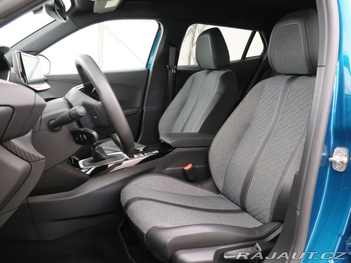 Peugeot 2008 1.2PureTech,74kW,ALLURE,M 2025