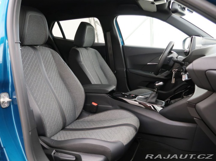 Peugeot 2008 1.2PureTech,74kW,ALLURE,M 2025