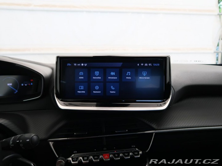 Peugeot 2008 1.2PureTech,74kW,ALLURE,M 2025