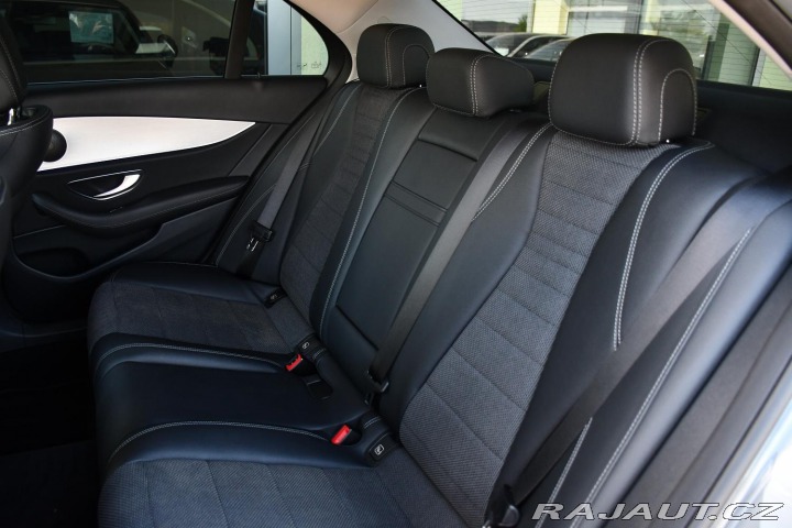 Mercedes-Benz E 300de 4MATIC ČR N.TOP Zad 2020