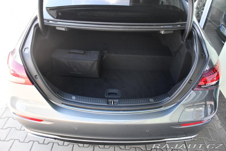 Mercedes-Benz E 300de 4MATIC ČR N.TOP Zad 2020