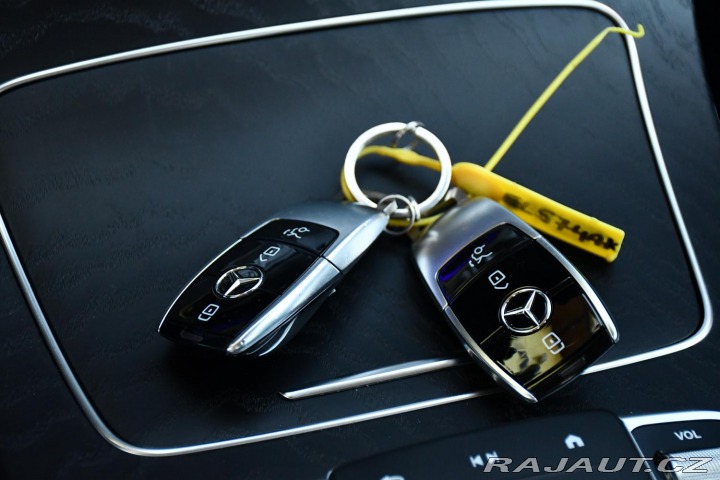 Mercedes-Benz E 300de 4MATIC ČR N.TOP Zad 2020
