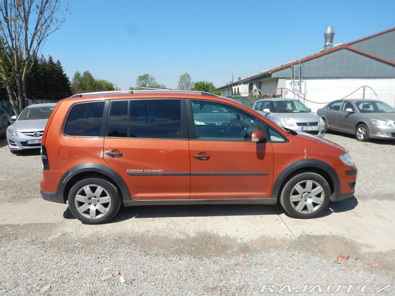 Volkswagen Touran 2.0 i 125 kw AUTOMAT