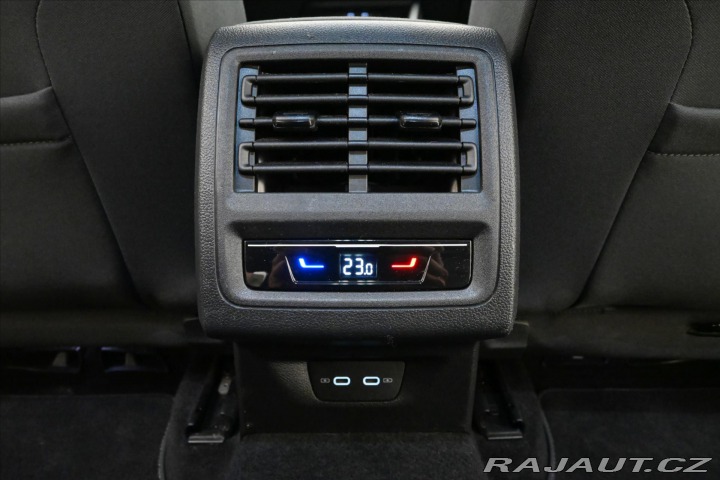 Volkswagen Golf 2,0 TDI 110 kW DSG Style 2022