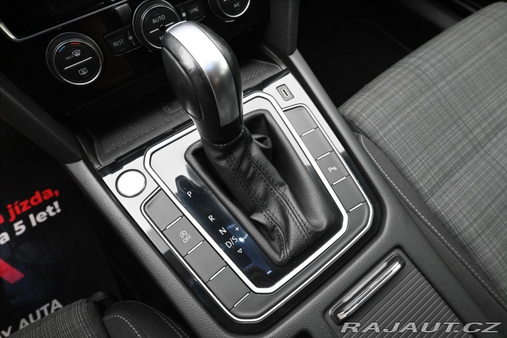Volkswagen Passat 2,0 TDI 110kW DSG Busines 2020