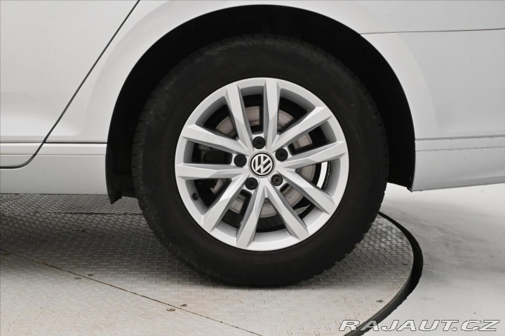 Volkswagen Passat 2,0 TDI 110kW DSG Busines 2020