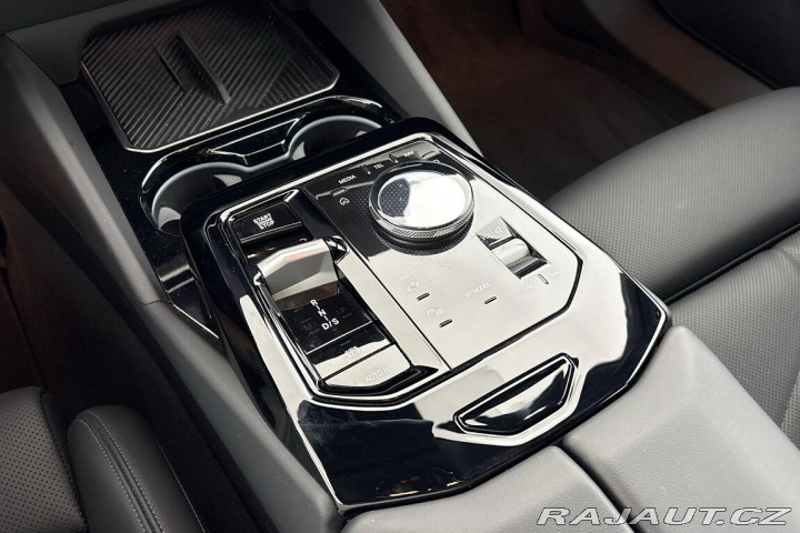 BMW 5 řady 5 Touring | 530e xDr 2025