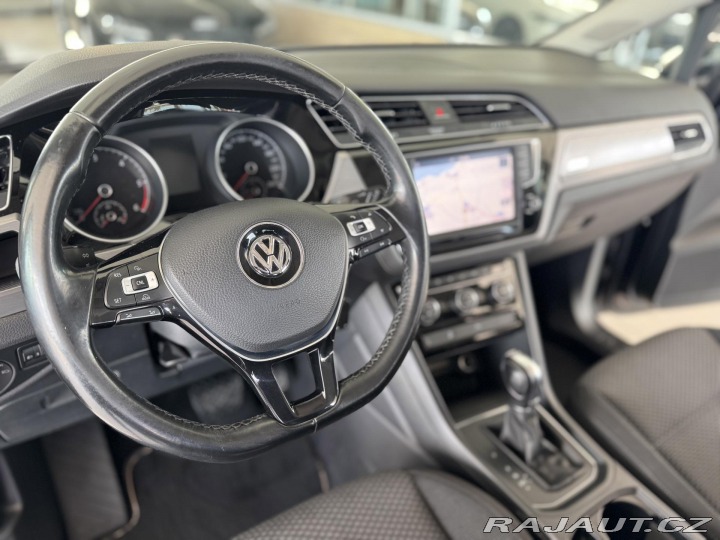 Volkswagen Touran 2,0TDI DSG*110kW*Tažné*7M 2017
