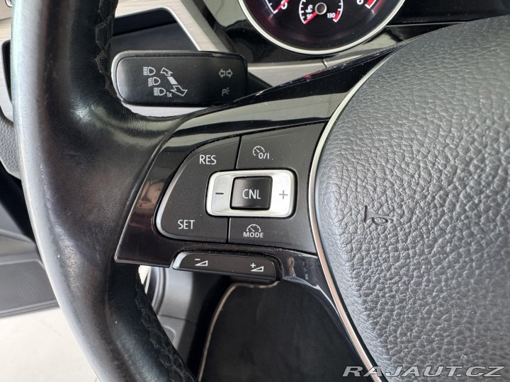 Volkswagen Touran 2,0TDI DSG*110kW*REZERVAC 2017