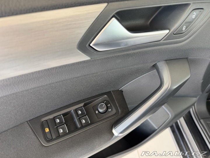 Volkswagen Touran 2,0TDI DSG*110kW*REZERVAC 2017