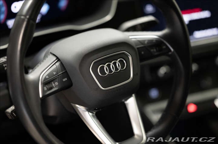 Audi Q3 1,5 35 TFSI S-LINE NAVI V 2022