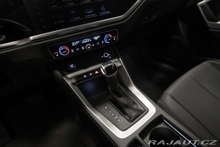 Audi Q3 1,5 35 TFSI S-LINE NAVI V 2022