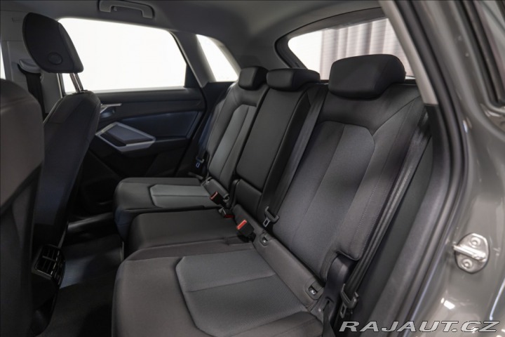 Audi Q3 1,5 35 TFSI S-LINE NAVI V 2022