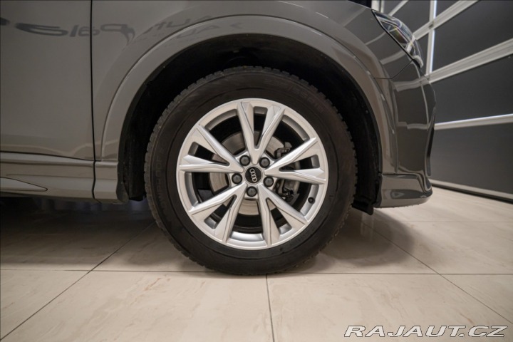 Audi Q3 1,5 35 TFSI S-LINE NAVI V 2022