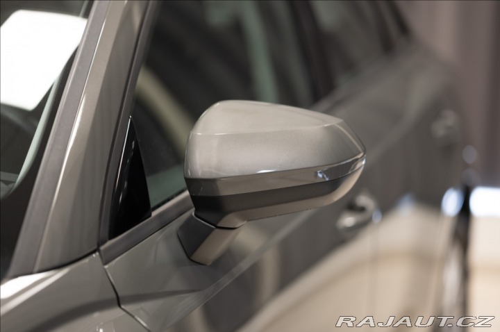 Audi Q3 1,5 35 TFSI S-LINE NAVI V 2022