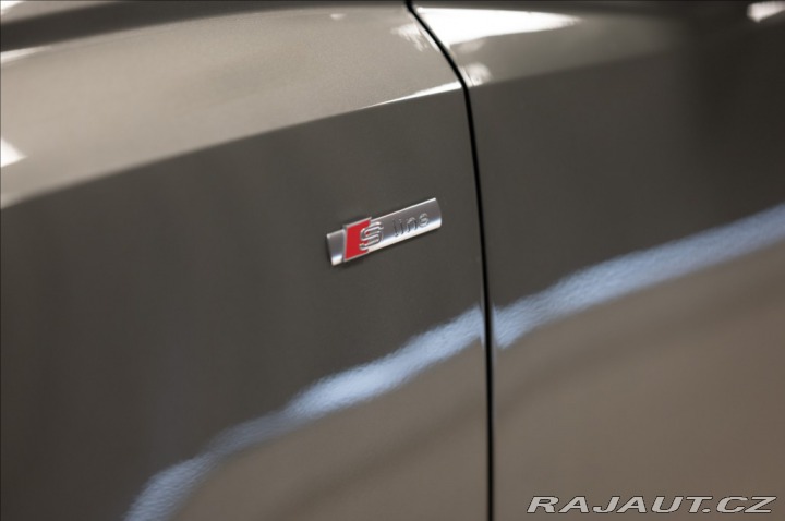 Audi Q3 1,5 35 TFSI S-LINE NAVI V 2022